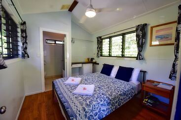Отель Thornton Beach Bungalows