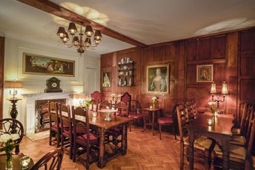 هتل Ye Spotted Dogge