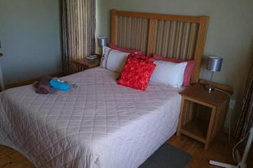 ペンション Ladybrand Guest House