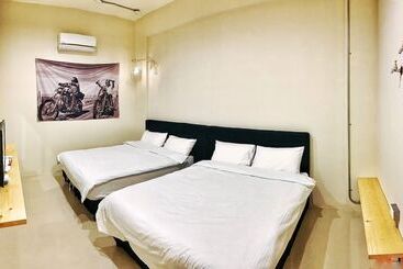تختخواب و صبحانه Brother Homestay