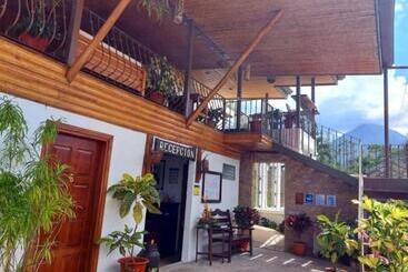 La Fortuna Lodge By Treebu Hotels