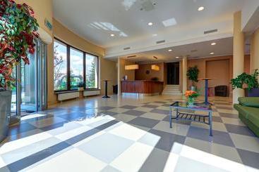 Pod Grotem Hotel Warsaw