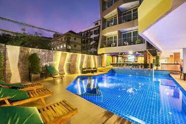 Ratana Patong Beach Hotel By Shanaya