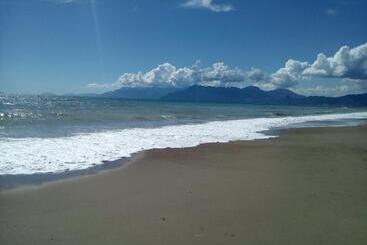 Bed and Breakfast Casa Vacanze Dei Navigatori On The Sea