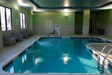 בית מלון כפרי Holiday Inn Express Grand Island, An Ihg