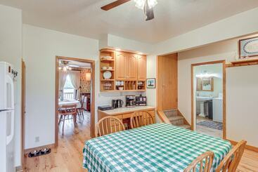 بيت ريفى Erie Farmhouse W/ Fire Pit + Grill: Pets Welcome!