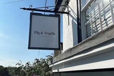 Hotel Pig And Truffle