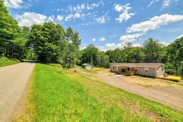 コテージ Modern Unadilla Retreat W/ Decks & Gas Grill!