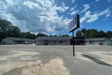 Plaza Motel