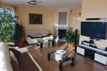 민박 Synergy House