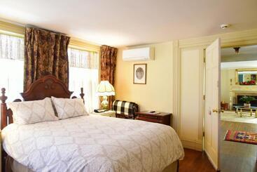 민박 Wainwright Inn