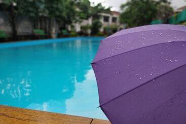 Resort Dew Drops Boutique Retreat