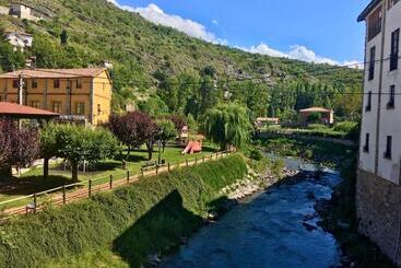 ユースホステル Las Huellas De Cameros