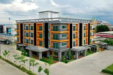 בית מלון כפרי Sleeping Tree