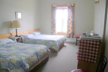 Wildberry Country Lodge B&b