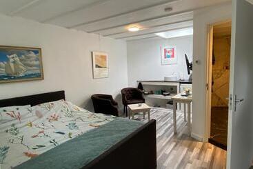 تختخواب و صبحانه Studio Bergen