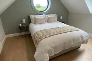 膳宿费 Beyren House Guest Suite