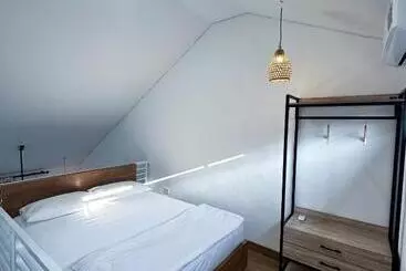 Alberg Elbe Homestay By Bali Cabin