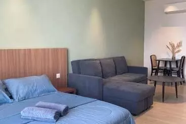 Getawayhub Roxy Sematan Beach Apartment