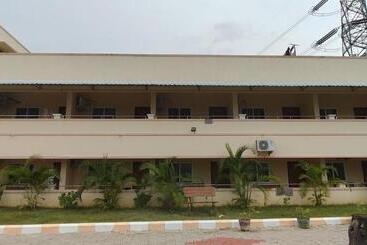 호텔 Ayyans Park Inn