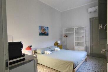 膳宿费 A Casuzza Sapurita