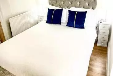 پانسیون Double Room With Private Bathroom Partial Tower View 16 Havelock Street   5