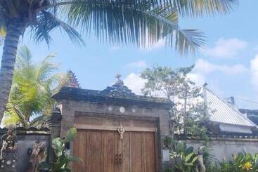 膳宿费 Joglo Breeze Guesthouse And Villa