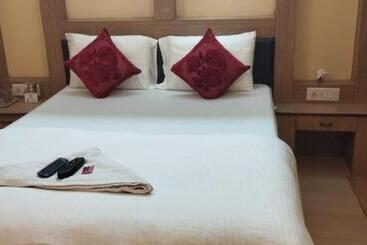 Hotel Goroomgo Moon Residency 2 Kolkata