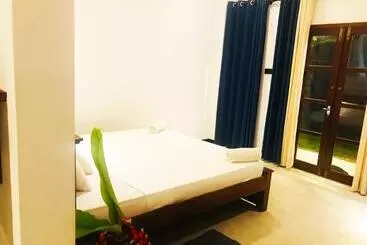 پانسیون Chamara Inn