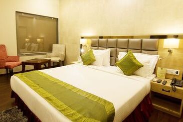 فندق Treebo Tryst Kc Manor