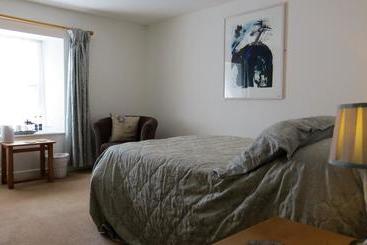 The Boat House Bed And Breakfast