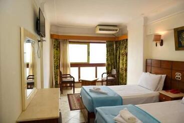 غرف فندقية على شاطئ الإسكندرية Room In Hotel On Alexandria Beach