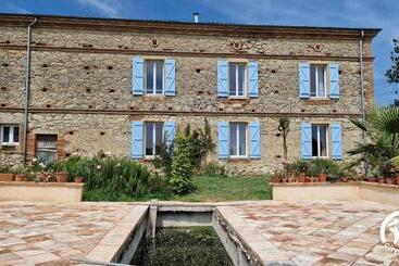 Nocleg ze śniadaniem Aux Roses De Cèdres