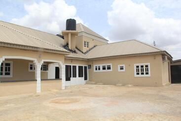 هتل Malare Palace