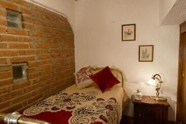 بنسيون La Casa De Las Poesías