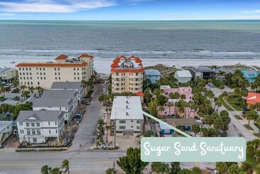 استراحتگاه Sugar Sand Sanctuary   Beach Condominium