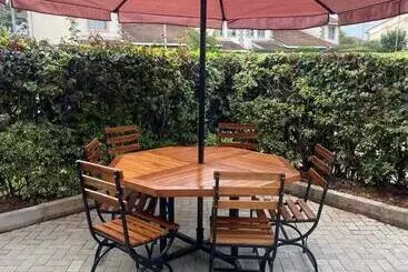 ベッドアンドブレックファースト Saruni Homes