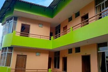 پانسیون Hostal Los Anturios