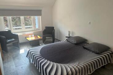 Bed and Breakfast L Entracte