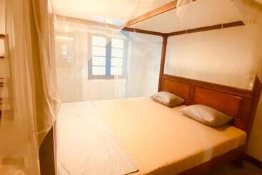 Happy Bunk Hostel Weligama