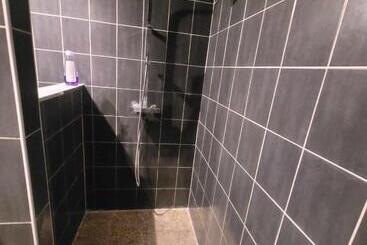 Pensiune Chambre Avec Petit Déjeuner à 5 Mins Du Futuroscope