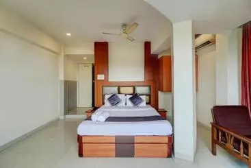 ホテル New Sarovar Grand