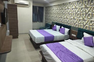 Otel Nr Nayan Residency