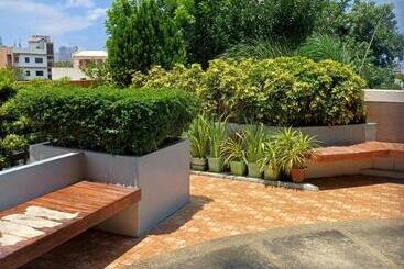 Appartement-hotel Affordable Condotel