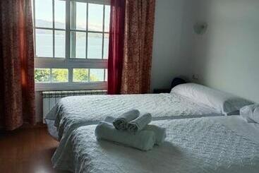 Отель Hostal Cafeteria Chocolate & Menta Redondela