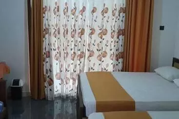 Majatalo Lake Wind Villa Anuradhapura