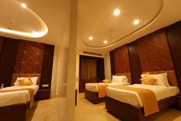 Hotel Tsr Vivitha Grand