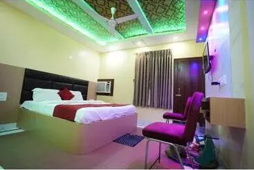 Mor Hotel Ashray Behind Swargadwar Lift Wifi With Restaurant Facilities Near Golden Beach & Temple