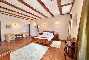 Bed and Breakfast Pensiunea Greenday 17