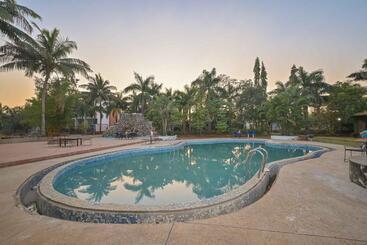 Hotelli Khandala Valley Retreat